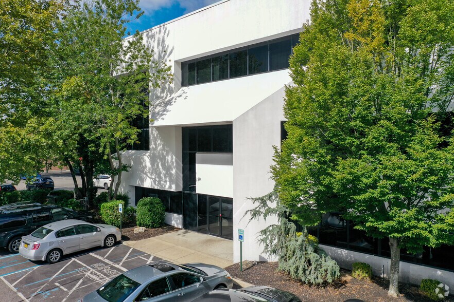 More Photos Of 732 Smithtown Byp, Smithtown Office For Lease