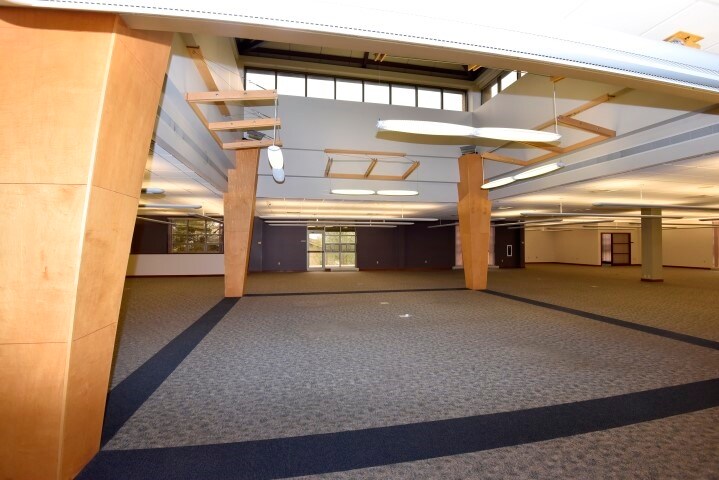 More Photos Of 2834 Northgate Dr, Iowa City Office For Sale