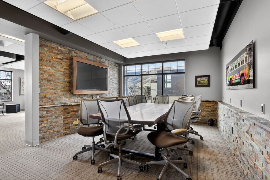 More Photos Of 722 Washington Ave, Golden Office Residential For Sale