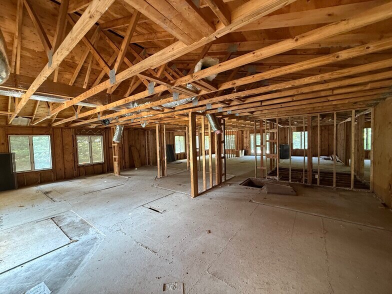 More Photos Of 3560 Quakerbridge Rd, Hamilton Office For Sale