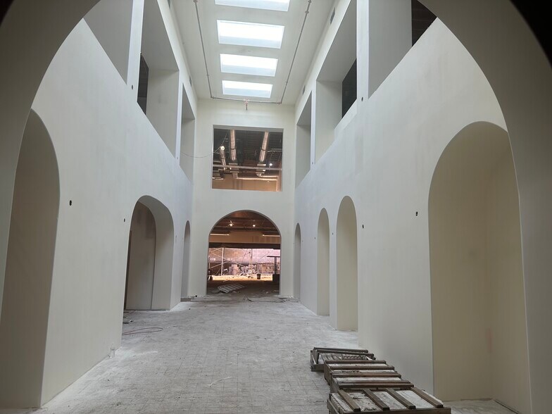 More Photos Of 222 N Brand Blvd, Glendale Storefront For Lease