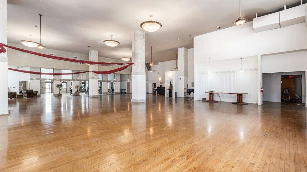 More Photos Of 85 E Main St, Newark Freestanding For Sale