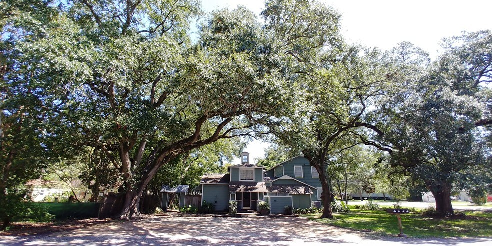 More Photos Of 713 2nd St, League City Office Residential For Lease