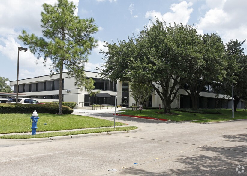 More Photos Of 3030 S Gessner Rd, Houston Medical For Lease