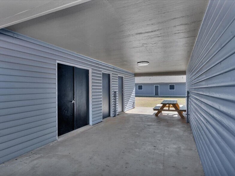 More Photos Of 15890 N US Highway 59, Garrison Apartments For Sale