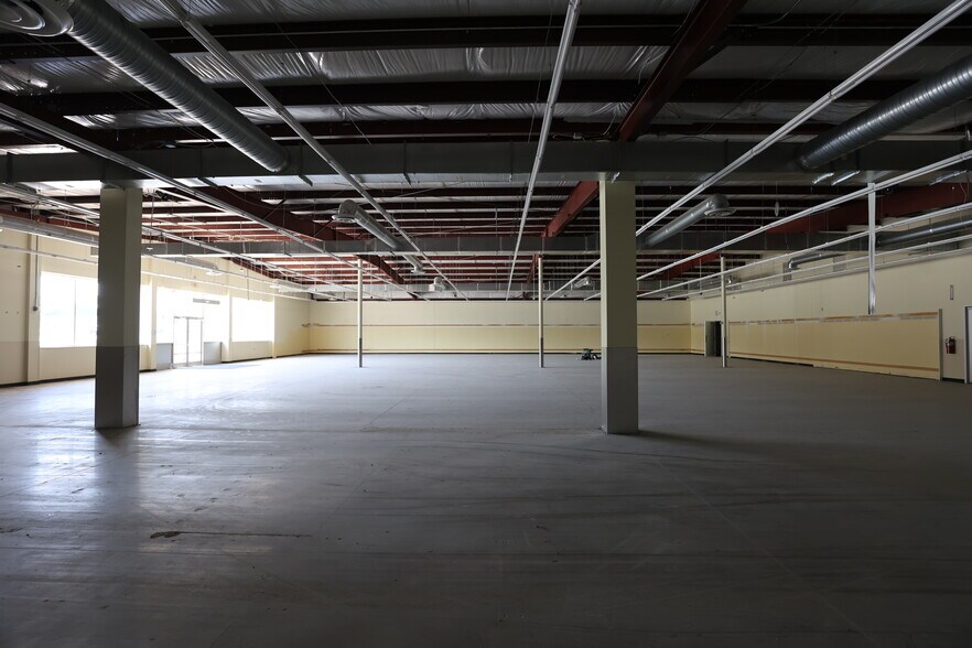 More Photos Of 29 Olive St, La Center Storefront For Lease