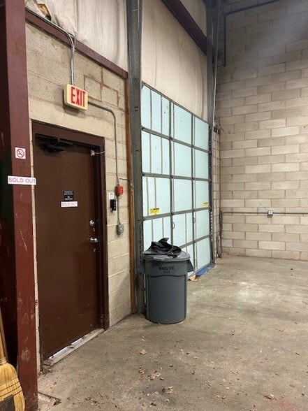 More Photos Of 540 E Main St, Branford Flex For Sale