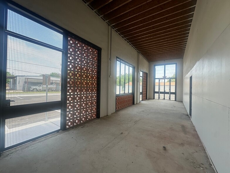 More Photos Of 100 Blanco Rd, San Antonio Restaurant For Lease