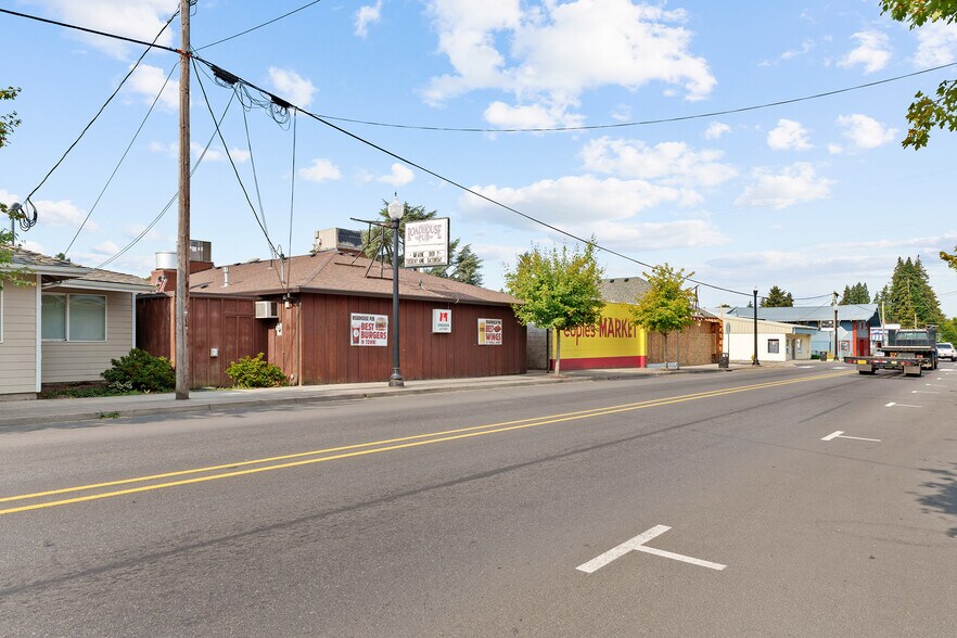 More Photos Of 335 E 3rd St, Lafayette Bar For Sale