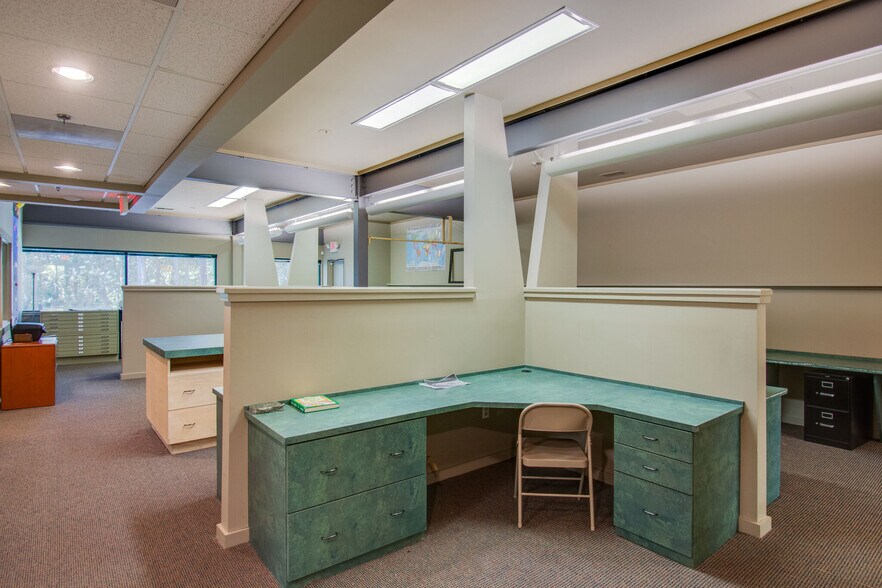 More Photos Of 5 Dunmore Ct, Hilton Head Office Residential For Sale