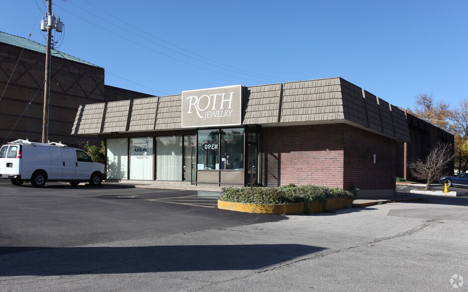 Primary Photo Of 6760 W 75th St, Overland Park Freestanding For Lease