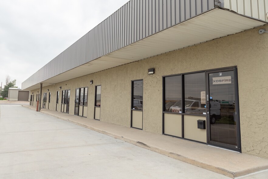 Primary Photo Of 13730 E Smith Rd, Aurora Warehouse For Lease