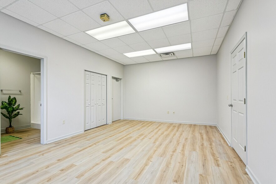 More Photos Of 1616 L And A Rd, Metairie Office For Lease