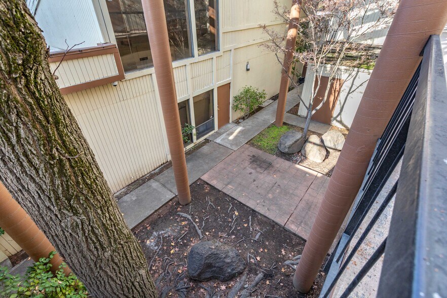 More Photos Of 2848 Arden Way, Sacramento Office For Lease