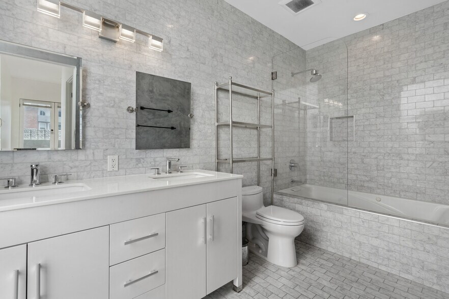 More Photos Of 22 28th Ave, Venice Apartments For Sale