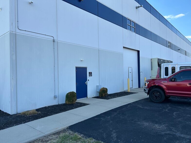 Primary Photo Of 501 W Air Park Dr, Muncie Warehouse For Lease