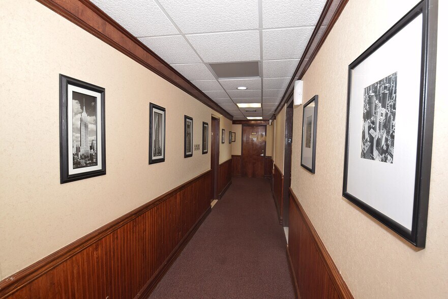 More Photos Of 20 W Park Ave, Long Beach Storefront Retail Office For Lease