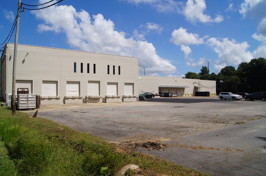 More Photos Of 2018 W Vernon Ave, Kinston Warehouse For Lease