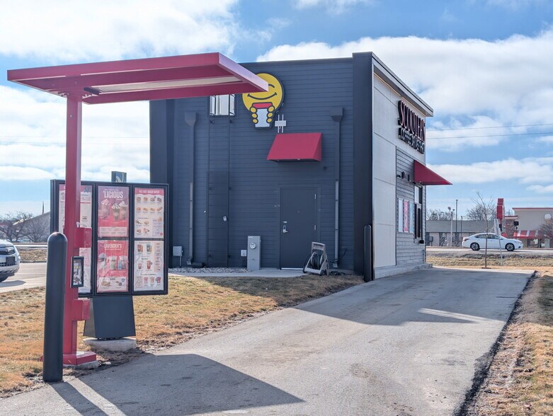 Primary Photo Of , Appleton General Retail For Sale
