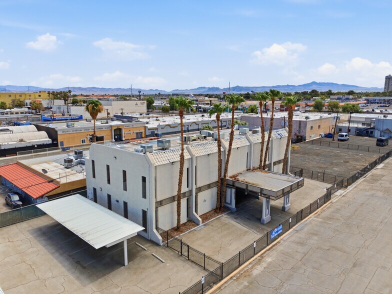 More Photos Of 844 E Sahara Ave, Las Vegas Loft Creative Space For Lease