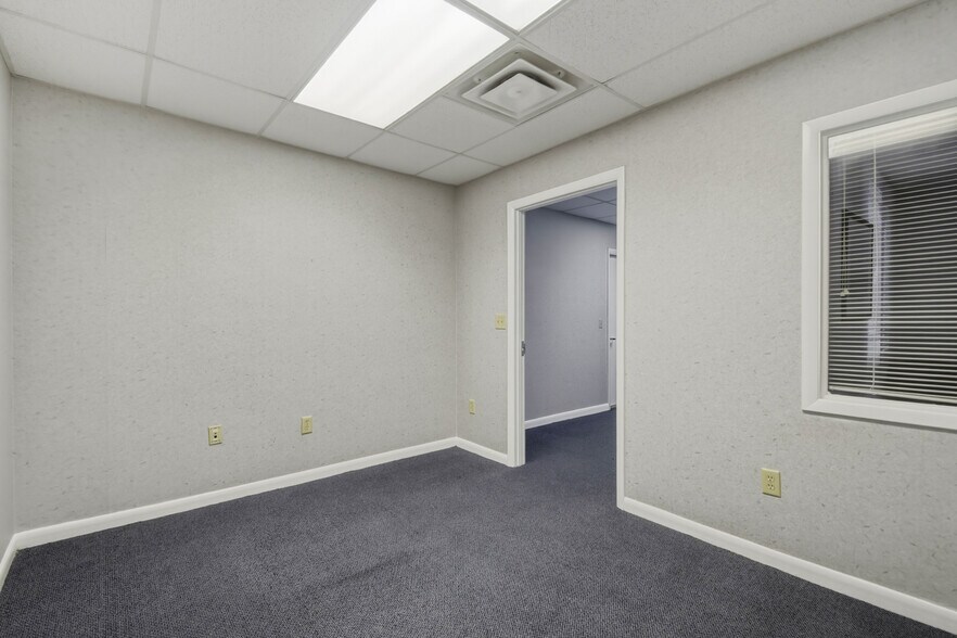 More Photos Of 1840 Dunn Ave, Jacksonville Medical For Lease