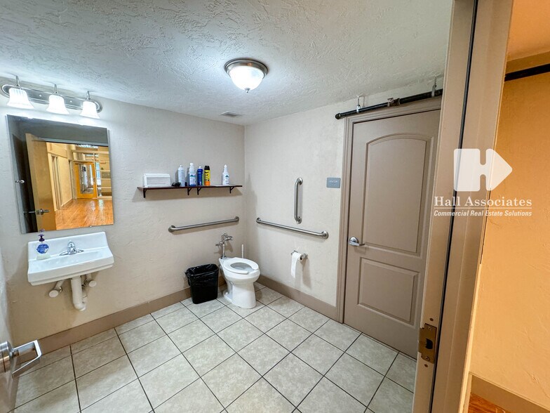 More Photos Of 108 Campbell Ave SW, Roanoke Loft Creative Space For Sale