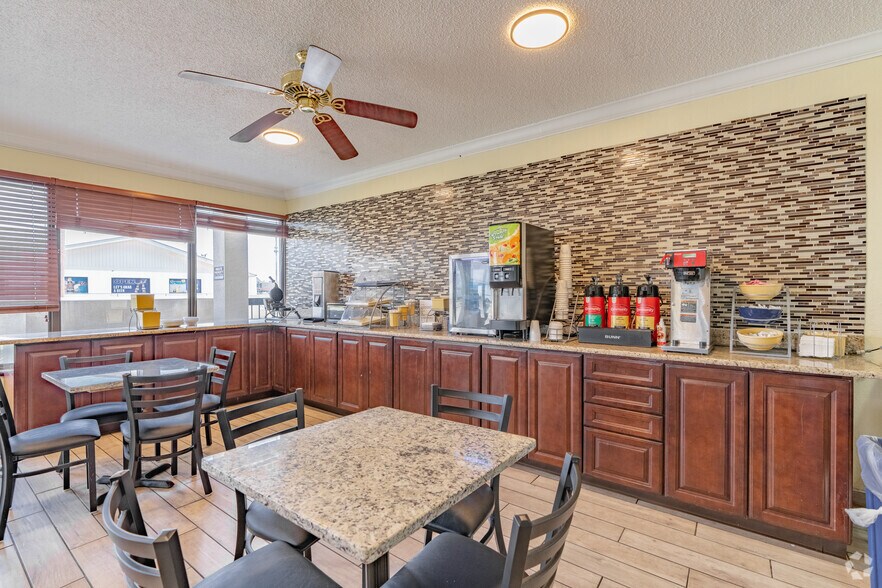 More Photos Of 2701 Highway 82 E, Greenville Hotel For Sale