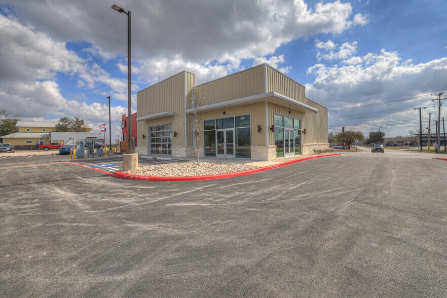 Primary Photo Of 596 S Business Ih 35, New Braunfels Freestanding For Lease