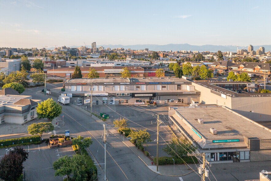 More Photos Of 3090 Nanaimo St, Victoria Flex For Lease