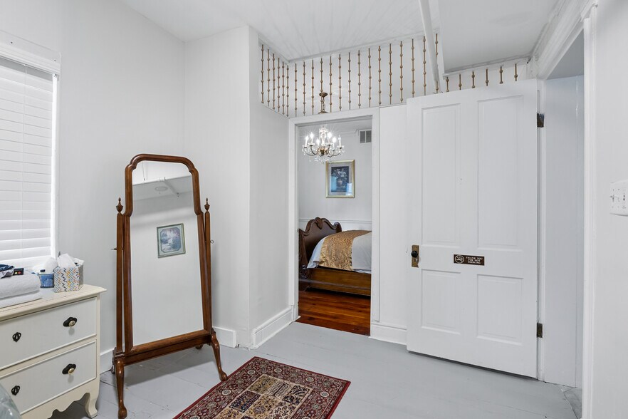 More Photos Of 402 E Gaston St, Savannah Hospitality For Sale