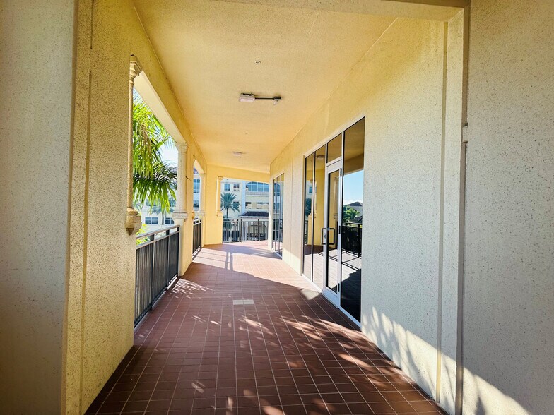 More Photos Of 4290 Professional Center Dr, Palm Beach Gardens Office For Lease