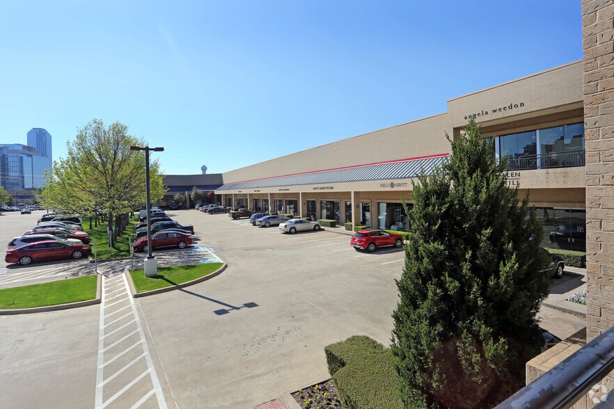 More Photos Of 1250 Slocum St, Dallas Showroom For Lease