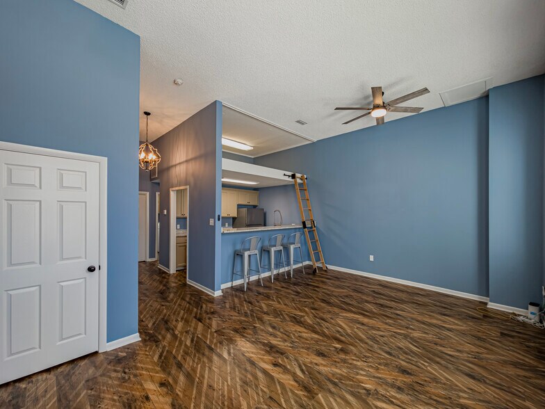 More Photos Of 114 N Patterson, Valdosta Storefront Retail Office For Sale