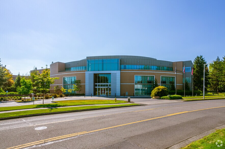 More Photos Of 5505 NE Moore Ct, Hillsboro Office For Sale