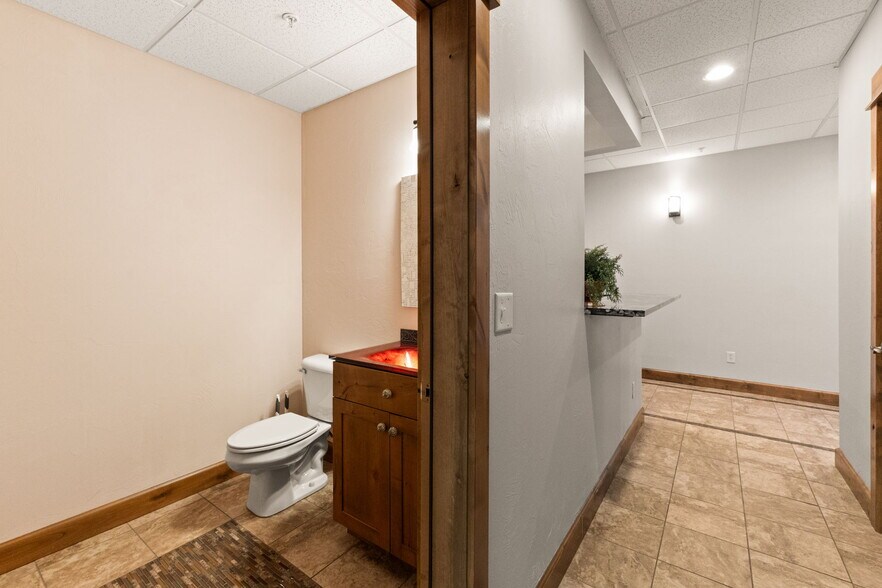 More Photos Of 1940 W Dickerson St, Bozeman Office For Sale
