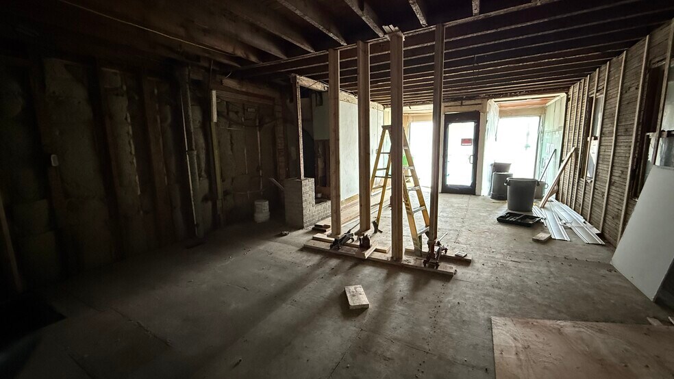 More Photos Of 39 Belvidere St, Nazareth Storefront Retail Residential For Lease