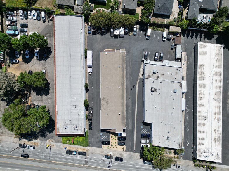 More Photos Of 922 W Evelyn Ave, Sunnyvale Self Storage For Sale