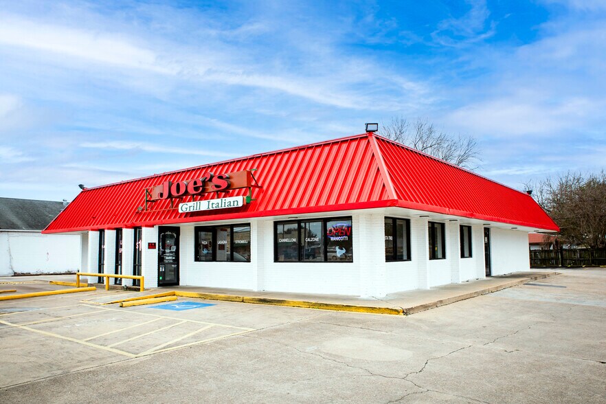 Primary Photo Of 6926 Spencer Hwy, Pasadena Restaurant For Sale