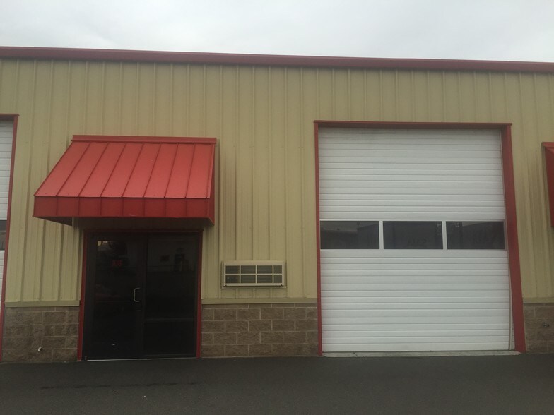 More Photos Of 4802-4810 Table Rock Rd, Medford Warehouse For Lease