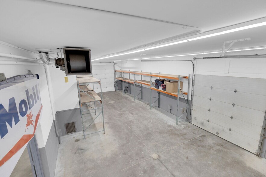 More Photos Of 75 Commerce Cir, Durham Service For Lease