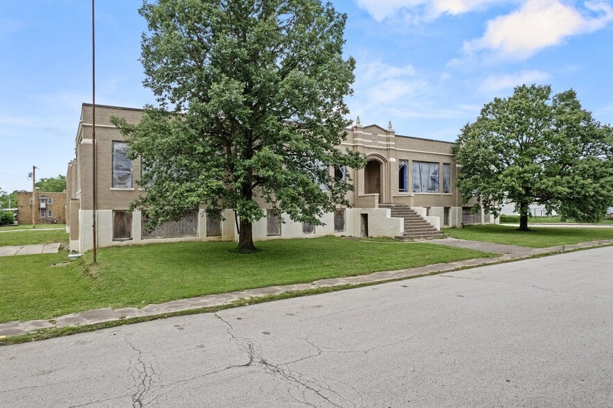 More Photos Of 300 W State St, Georgetown Apartments For Sale