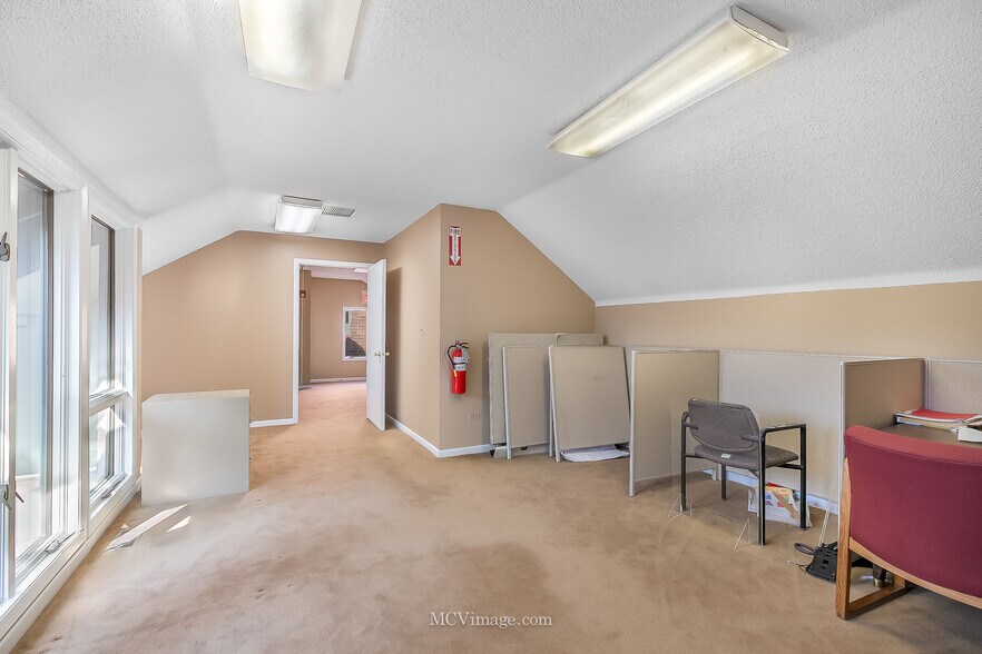More Photos Of 15419 E 127th St, Lemont Office Residential For Sale
