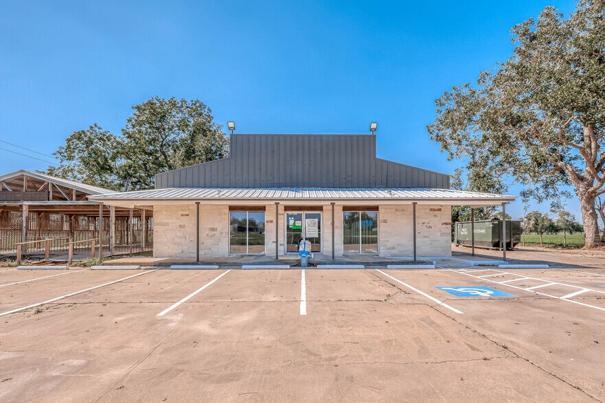 More Photos Of 1238 FM 521 Rd, Brazoria Freestanding For Sale