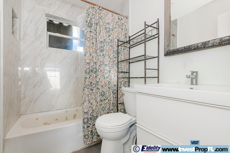 More Photos Of 404 NE 4th St, Pompano Beach Multifamily For Sale