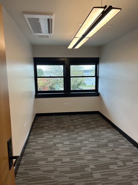 More Photos Of 89 Kirkland Ave, Kirkland Storefront Retail Office For Lease