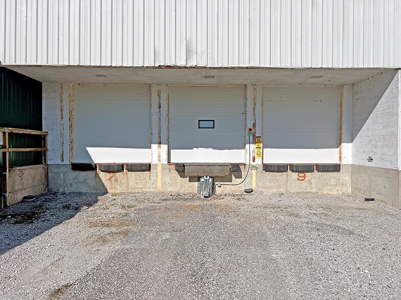 More Photos Of 7945 Old Highway 51 N, Cobden Warehouse For Sale