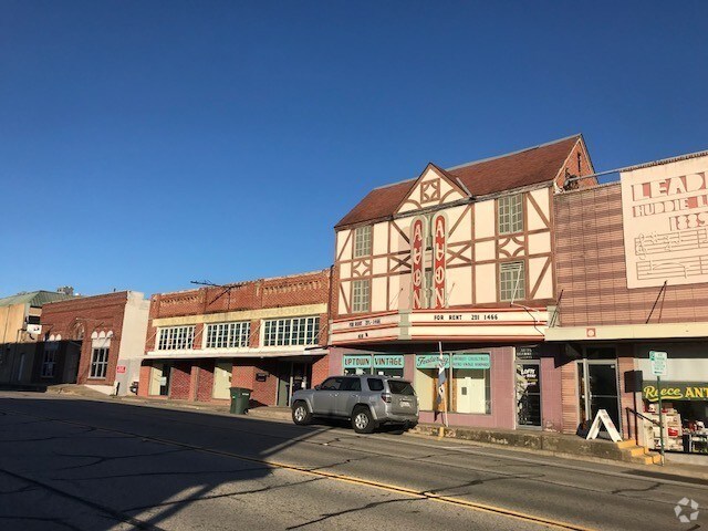 More Photos Of 1215 Sam Houston Ave, Huntsville Storefront Retail Office For Lease