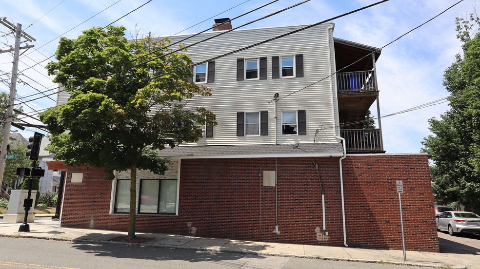 More Photos Of 95 Medford St, Malden Apartments For Sale