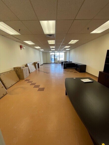 More Photos Of 4804 50 St, Innisfail Storefront Retail Office For Lease