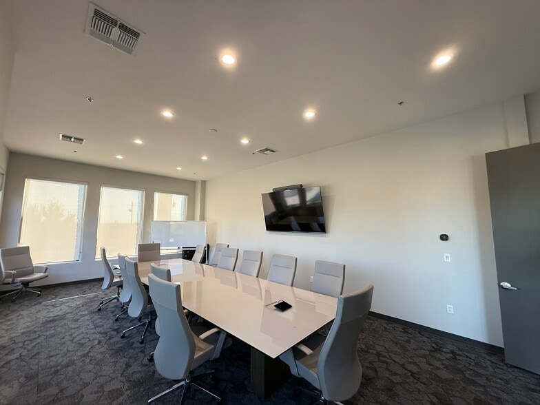 More Photos Of 1024 Texan Trl, Grapevine Medical For Sale